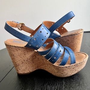 BORN  Blue 💙Marlys Wedge Platform SUPER cOMFY Sandal~size 7~ EUC ~Leather